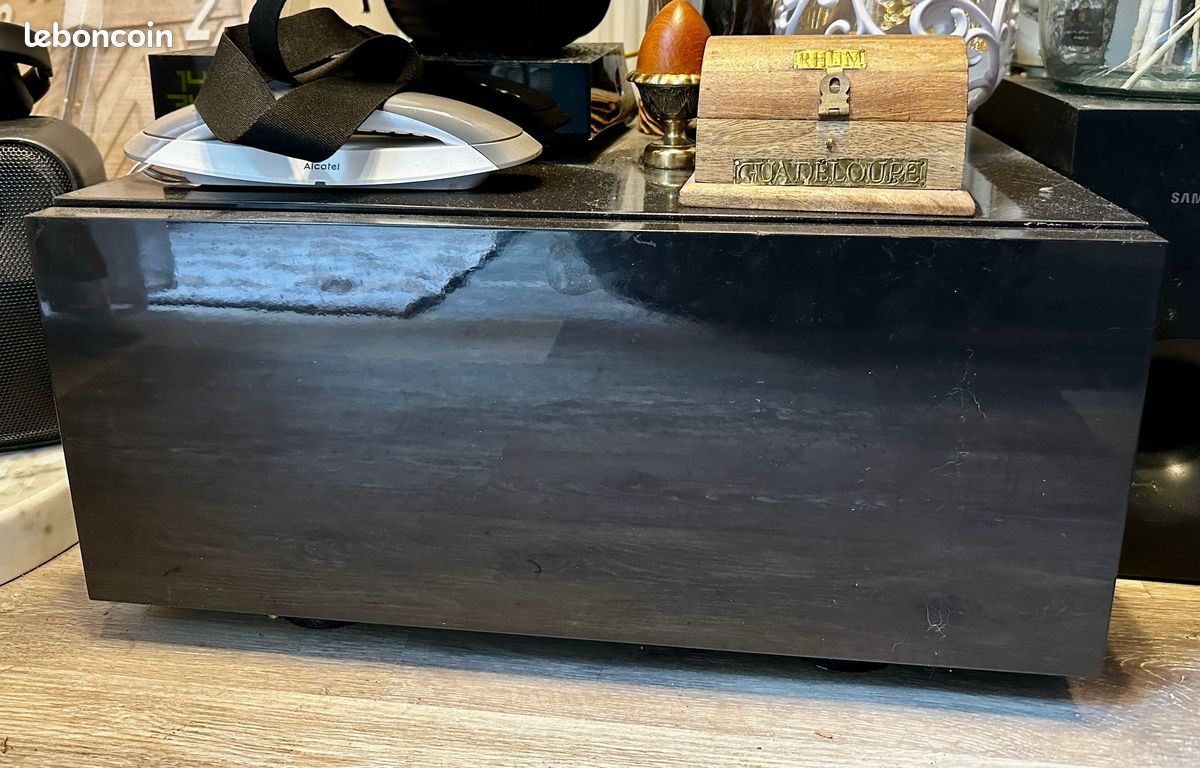 Table (image 1)