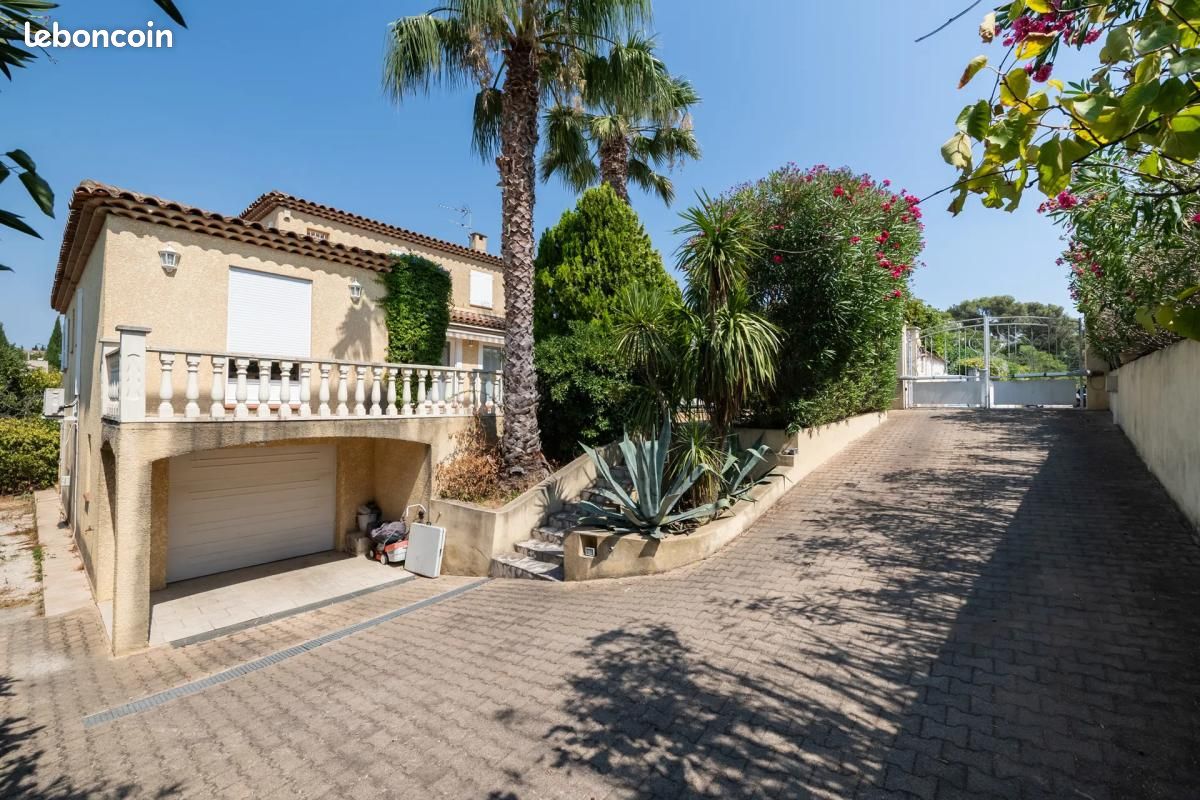 Maison 6 pièces 165 m² · à Marseille · 165 m² · 825 000 €