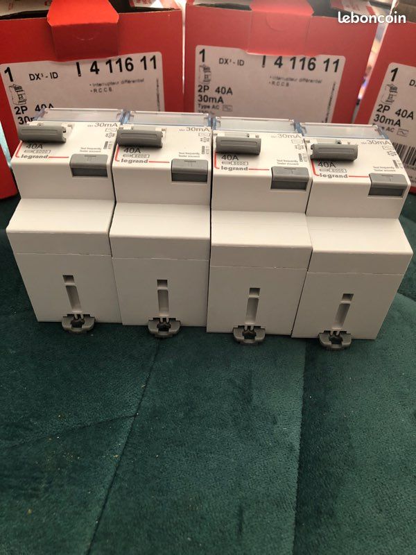 Legrand : lot de 4 interrupteurs différentiels type AC 2P 40A ( ref : 411611) (image 5)