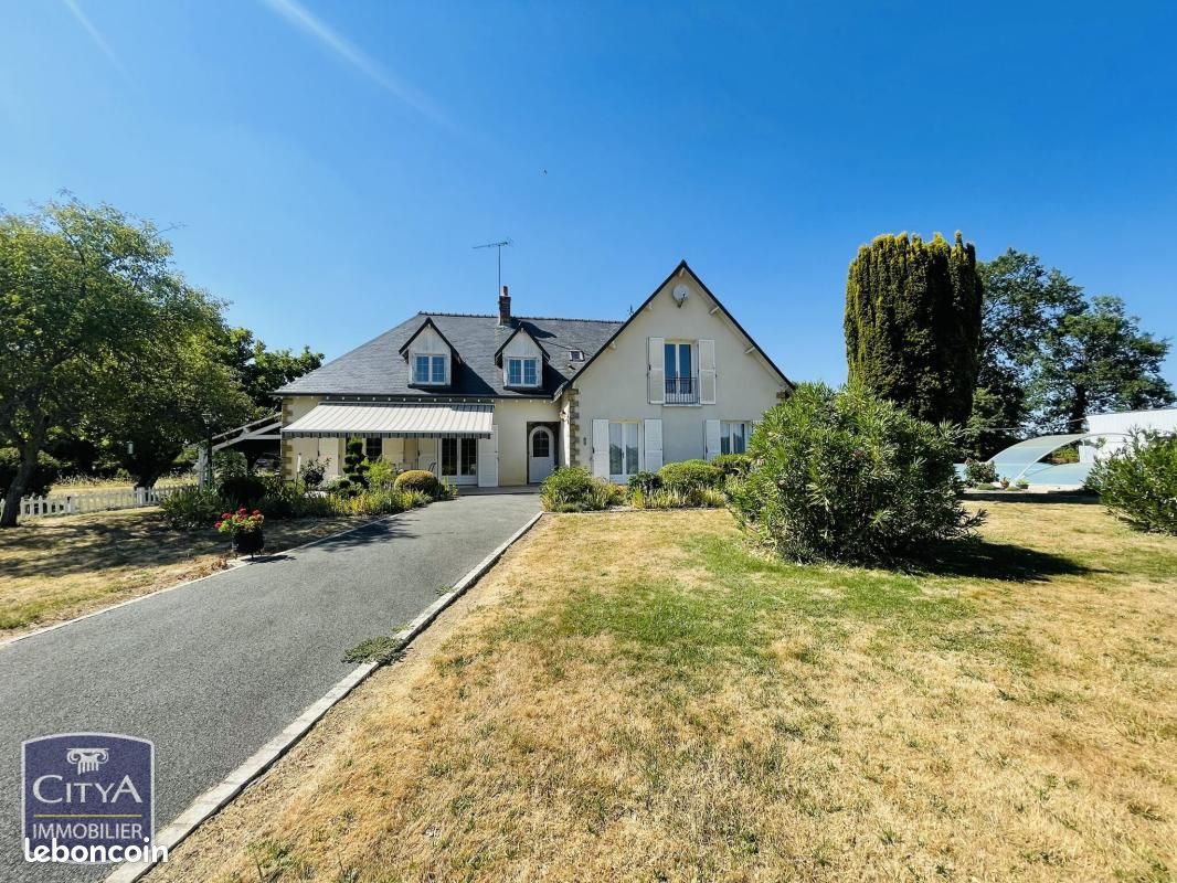 Maison 7 pièces 210 m² · à Neuvy-Saint-Sépulchre · 210 m² · 256 000 €