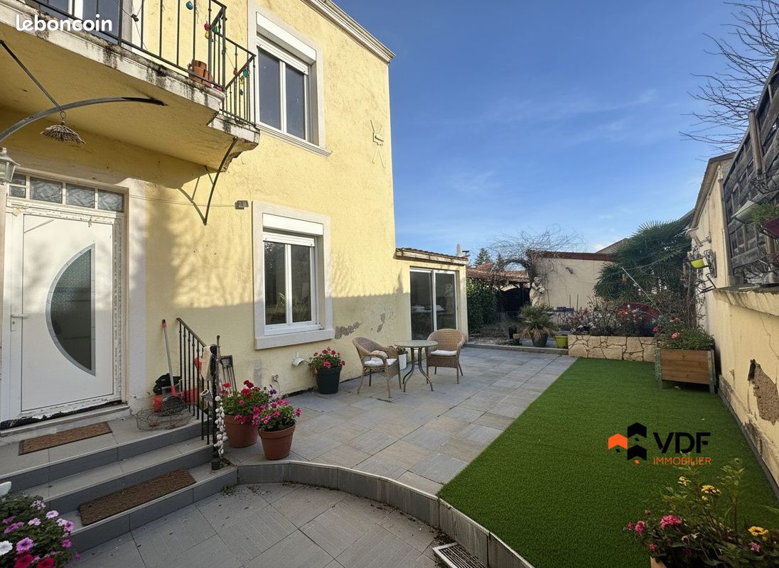 Maison 6 pièces 138 m² · à Le Coteau · 138 m² · 155 000 €