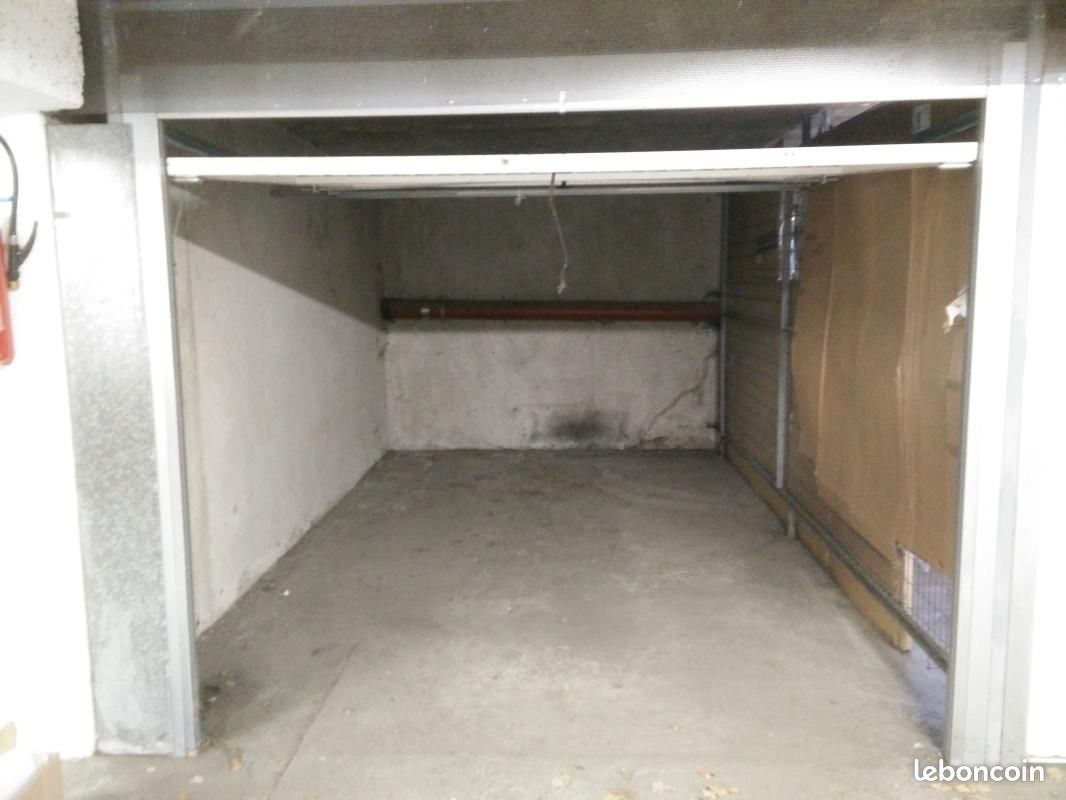 Parking 15 m² · à Nantes · 15 m² · 92 €/mois