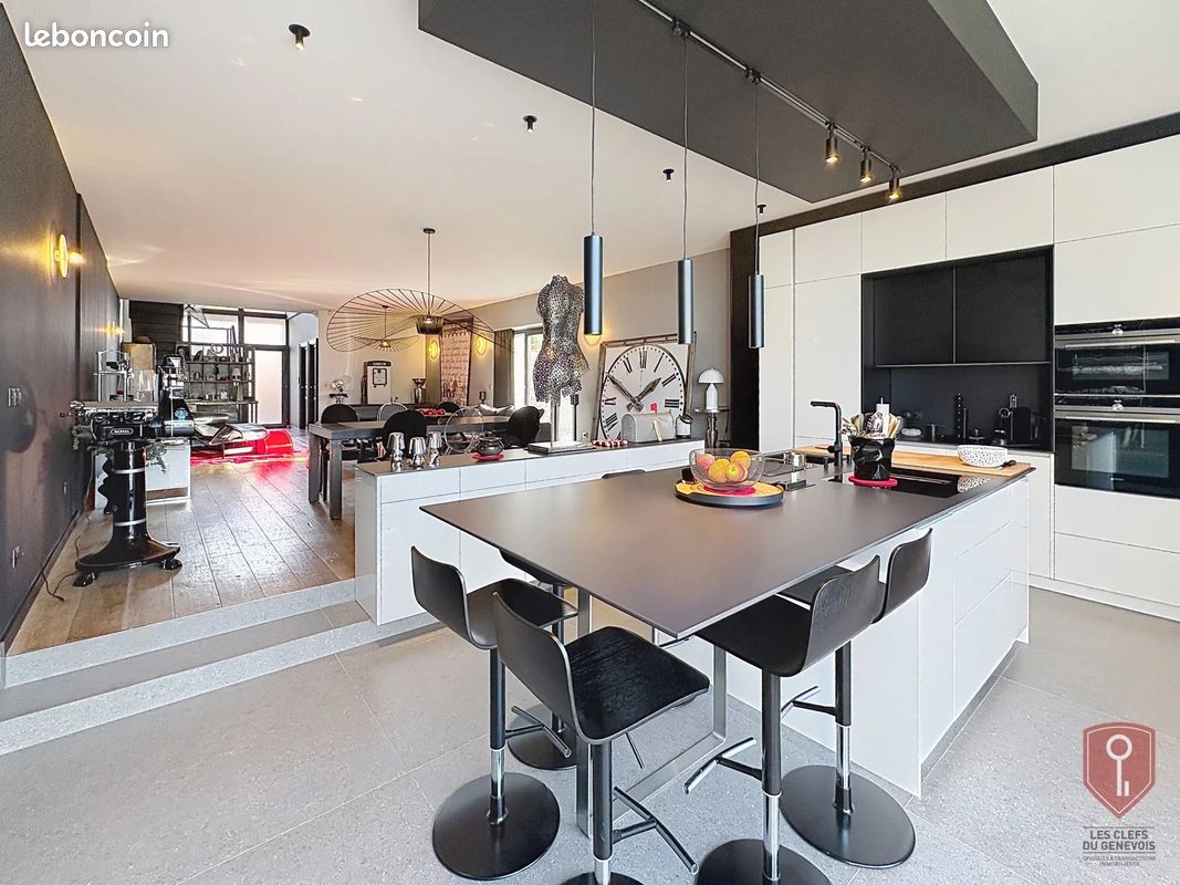 Maison 7 pièces 203 m² · à Neydens · 203 m² · 950 000 €
