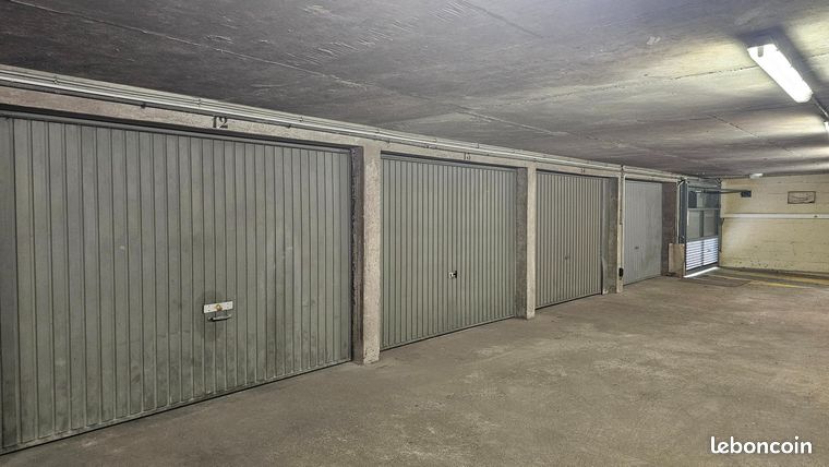 Parking/box 12 m² LES LILAS