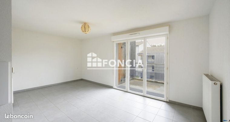 https://img.leboncoin.fr/api/v1/lbcpb1/images/04/83/10/048310e729dd46fa664683eab37636158f96cb95.jpg?rule=ad-image