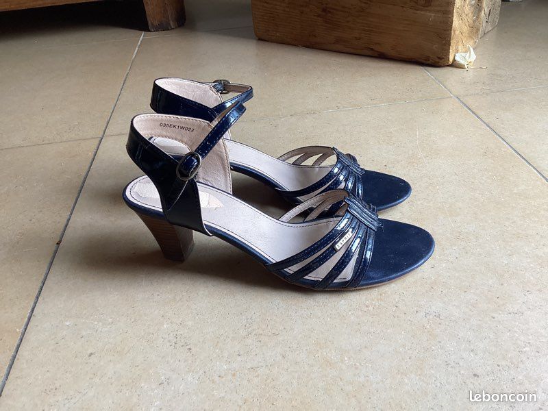 Sandales bleues marines (image 1)