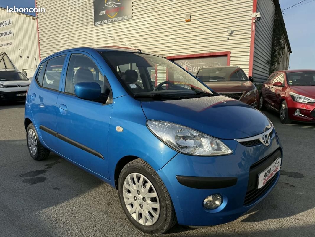 Hyundai i10 1.1 CRDi 75 Pack Confort (image 1)