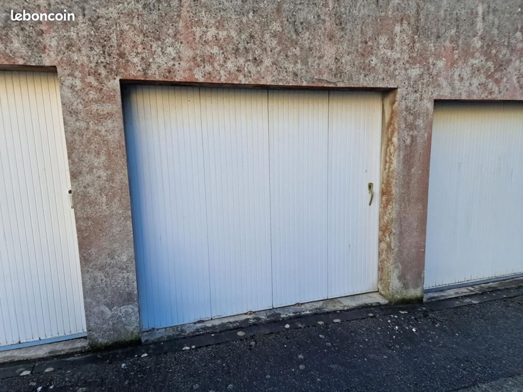 Garage/box Brest · 90 €/mois