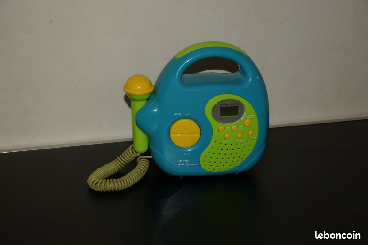 (3ans et +) Poste radio portable avec micro enregistreur « music karaoké » (image 2)