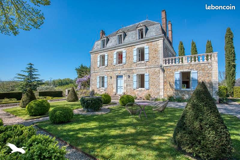 Maison 9 pièces 235 m² · à Brignac-la-Plaine · 235 m² · 525 000 €