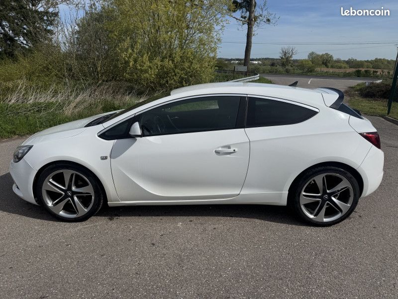 Opel ASTRA GTC 2.0 CDTI Biturbo (image 3)