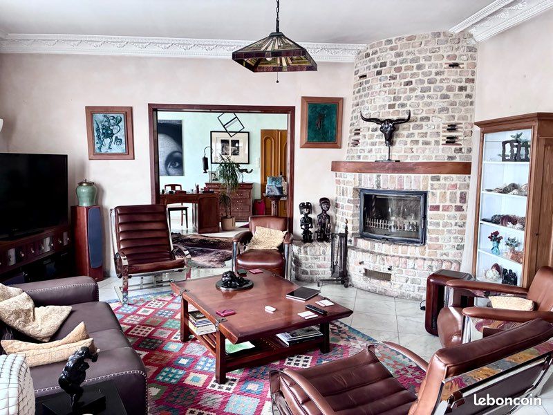 Maison 8 pièces 200 m² · à Cappelle-Brouck · 200 m² · 250 000 €