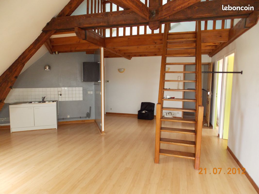 Appartement 3 pièces 100 m² · à Saint-Quentin · 100 m² · 570 €/mois