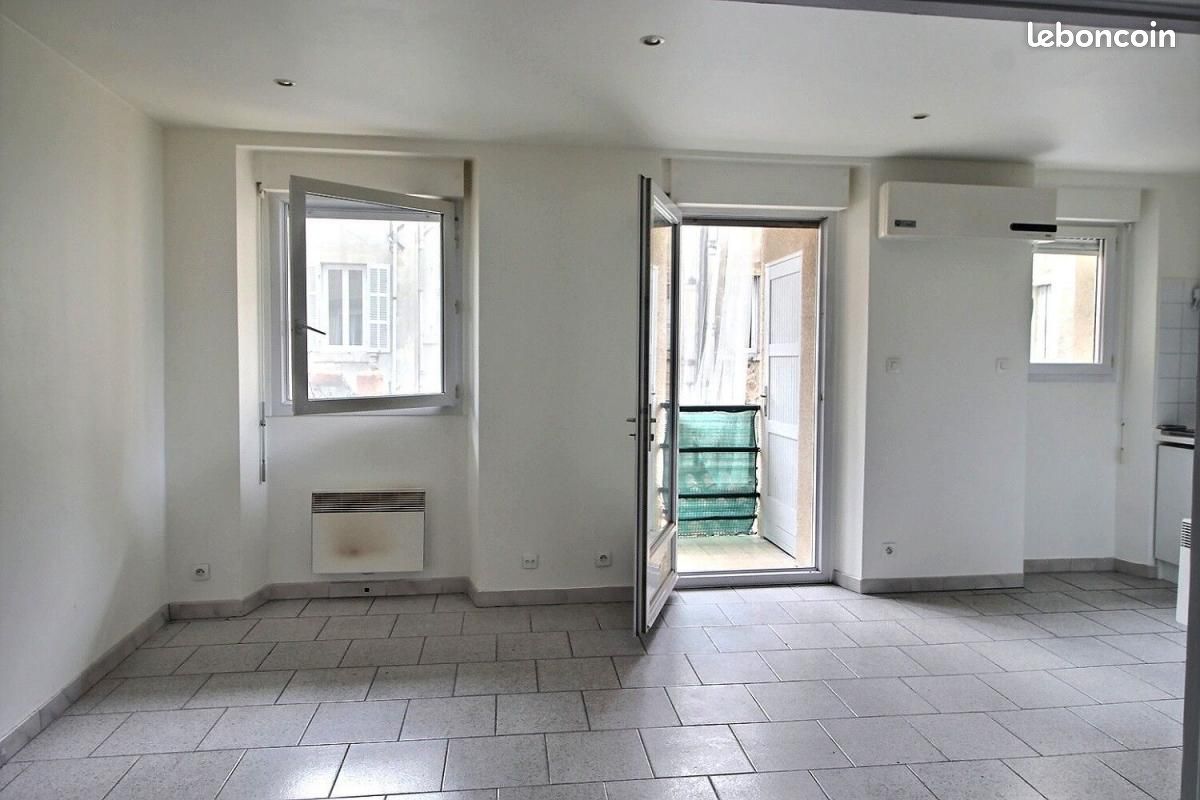 Appartement 1 pièce 28 m² · à Marseille · 28 m² · 588 €/mois