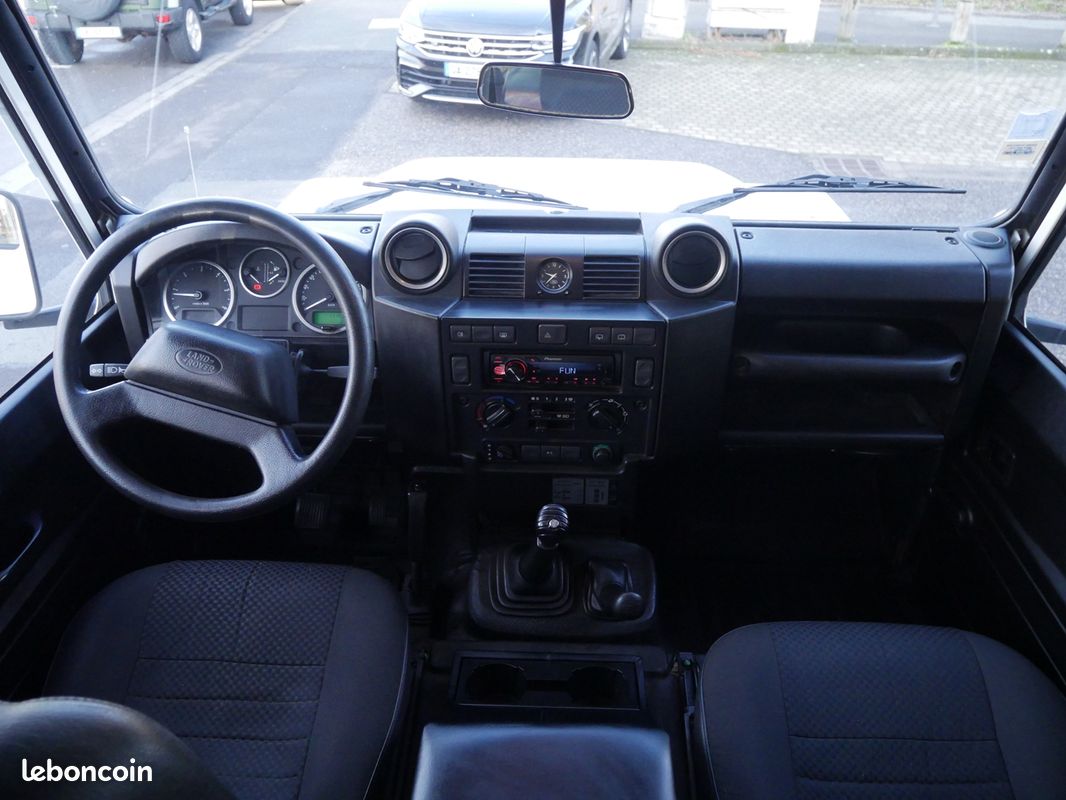 Land-rover DEFENDER 110 2.4 TD4 122 STATION WAGON 7PL S TD4 BVM (image 17)
