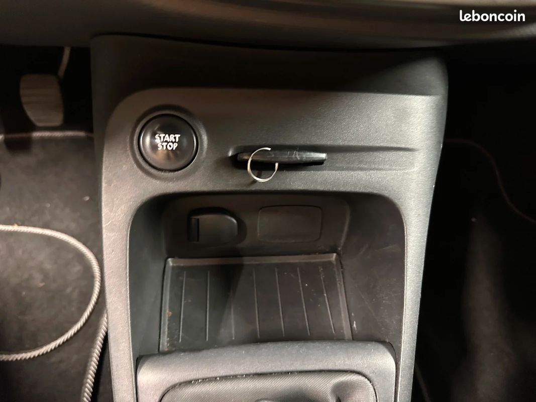 RENAULT CAPTUR dCi 90 Energy S&S eco² Zen 7580 (image 24)