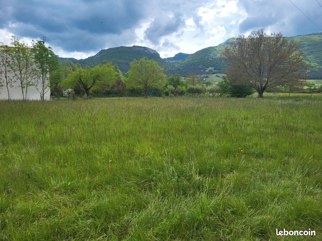 Terrain à bâtir · à Lachau · 50 000 €