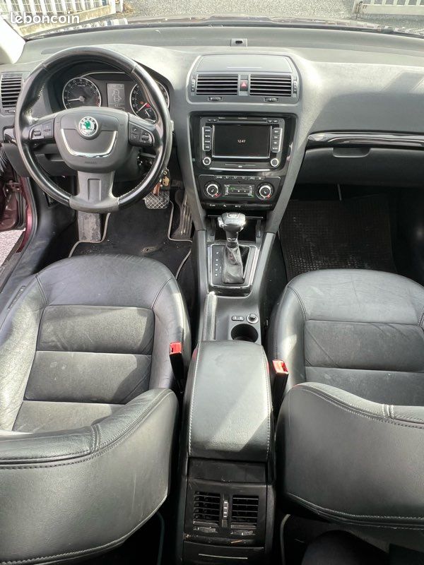 SKODA OCTAVIA COMBI 2.0L TDI 140cv boîte auto 4*4 (image 10)