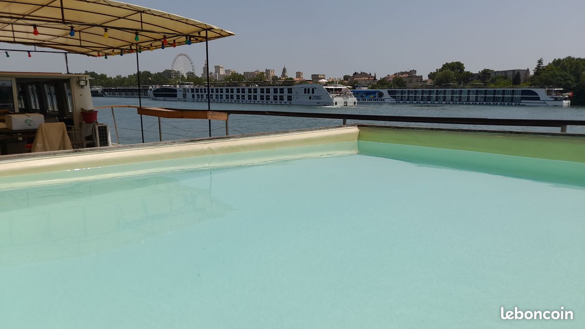 Local commercial 5 pièces 180 m² · à Avignon · 180 m² · 380 000 €