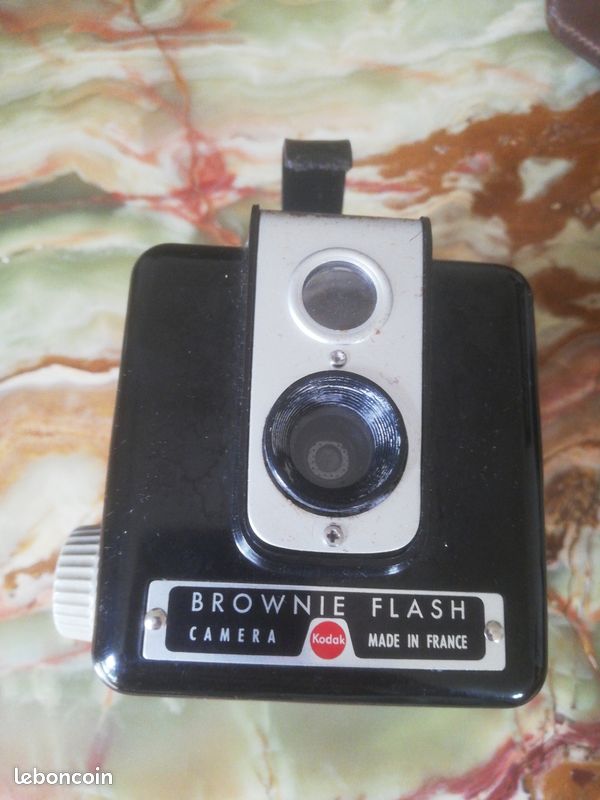 Appareil Photo Vintage Kodak Brownie Flash (Années 50) – Fabriqué en France + Sacoche Cuir (image 7)
