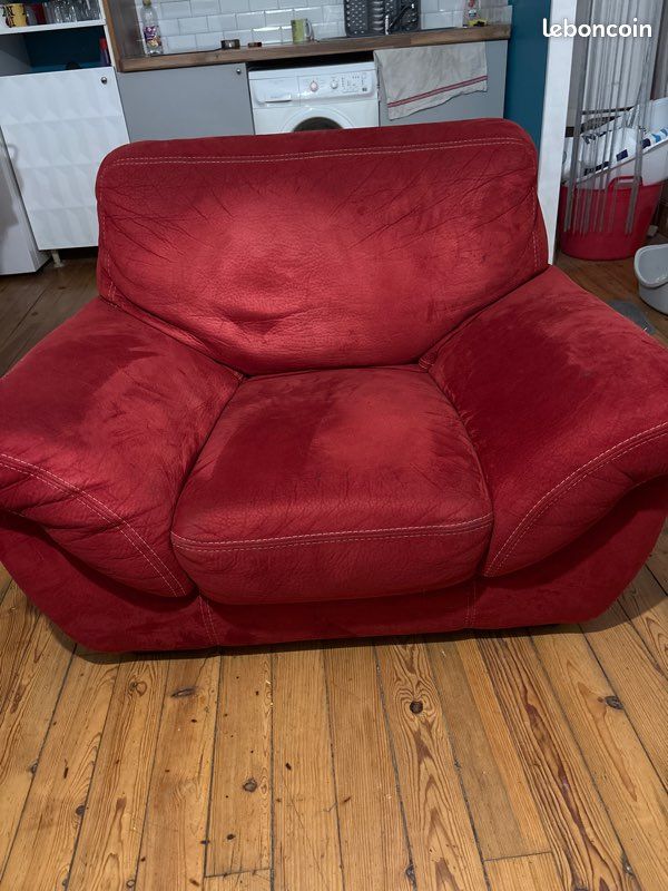Fauteuil rouge (image 1)