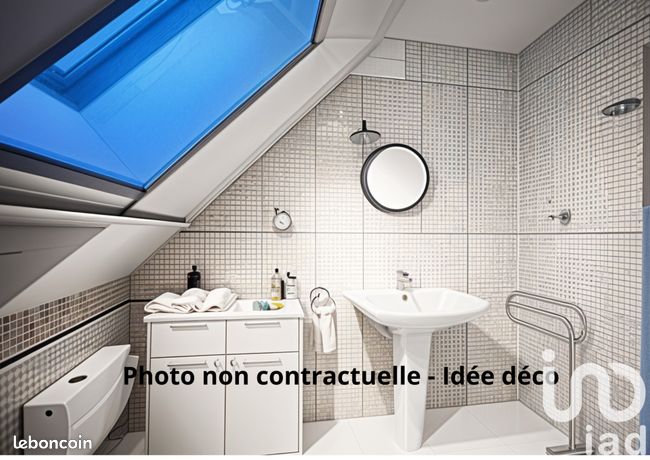 https://img.leboncoin.fr/api/v1/lbcpb1/images/04/92/23/0492231e9415ba448b91856261b7a7beedbfd8cb.jpg?rule=ad-image