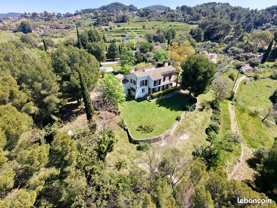 Maison 7 pièces 200 m² · à Le Castellet · 200 m² · 860 000 €