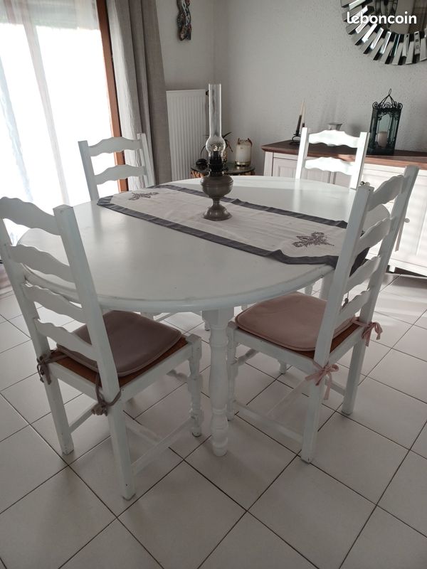 Table et 4 chaises (image 1)