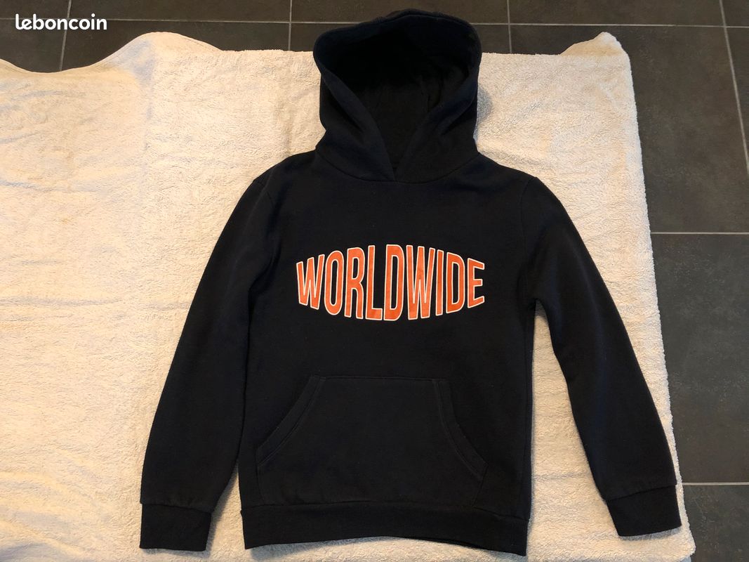 Promo Sweatshirt à Capuche Garçon Champion chez Intersport