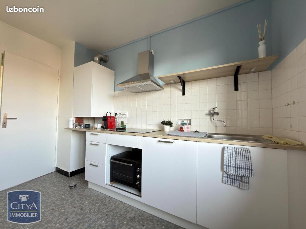Appartement 3 pièces 74 m² · à Brive-la-Gaillarde · 74 m² · 700 €