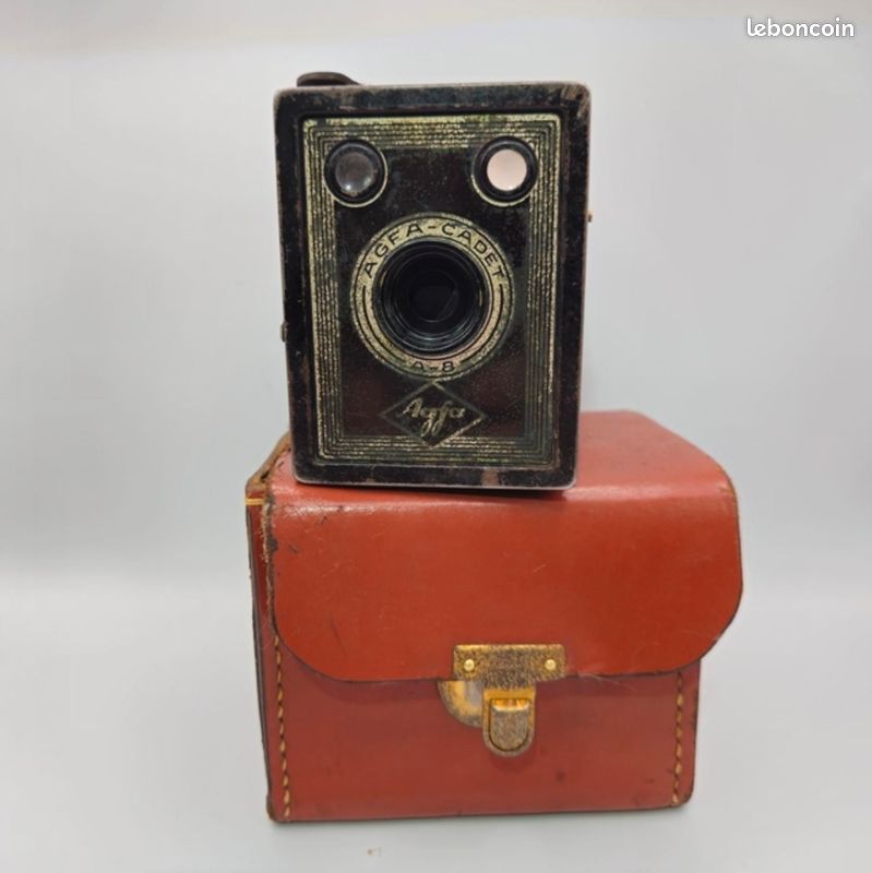 Appareil Photo Ancien Agfa Box Des Années 30 - Avec étui Et Pellicule