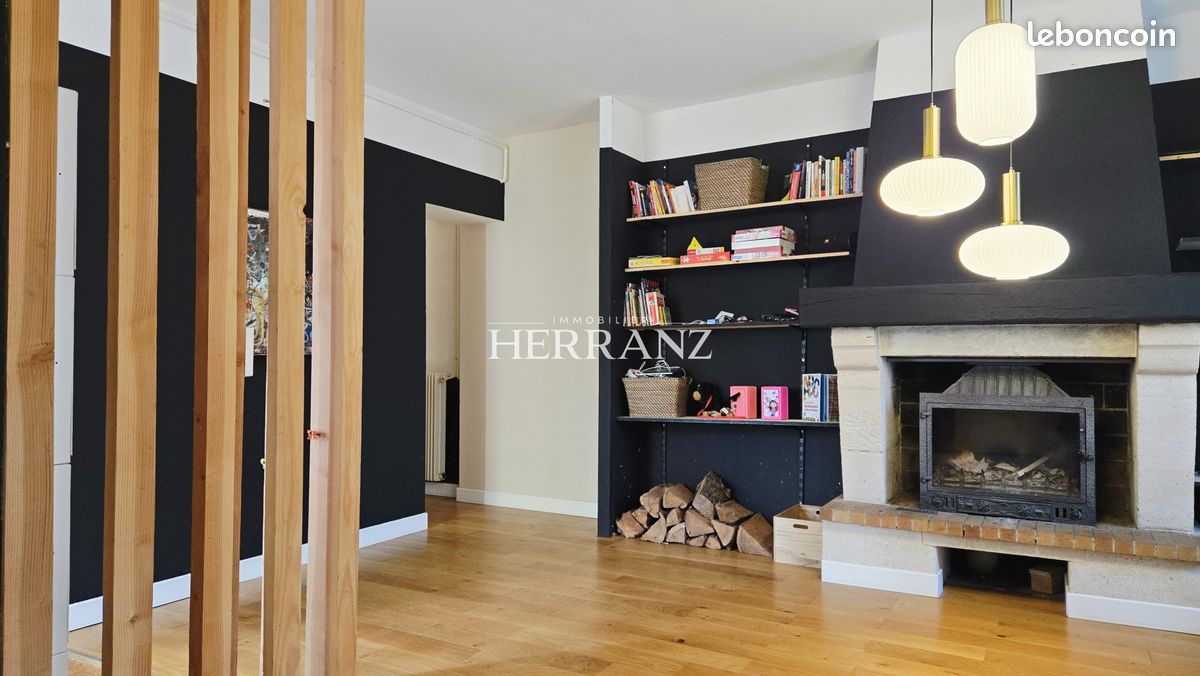 Maison 6 pièces 143 m² · à Sainte-Terre · 143 m² · 226 000 €