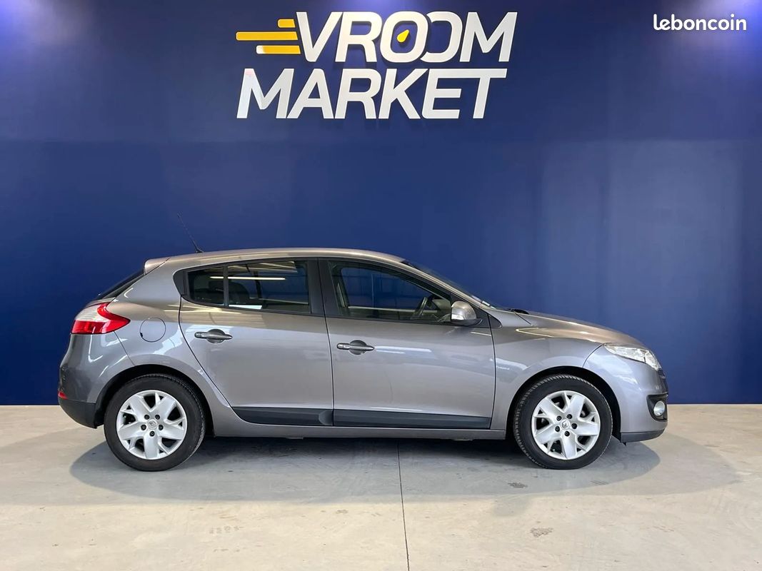 RENAULT Megane 1.2 115ch Limited - 2012 - 48 500 km - Faible kilométrage (image 2)