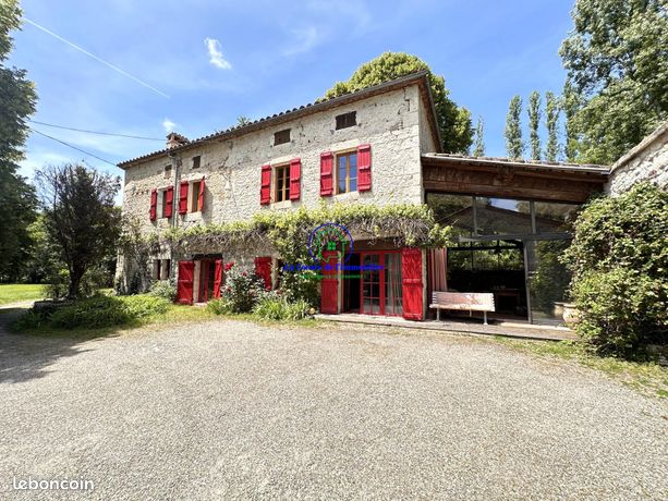 Propriété 8 pièces 228 m²
