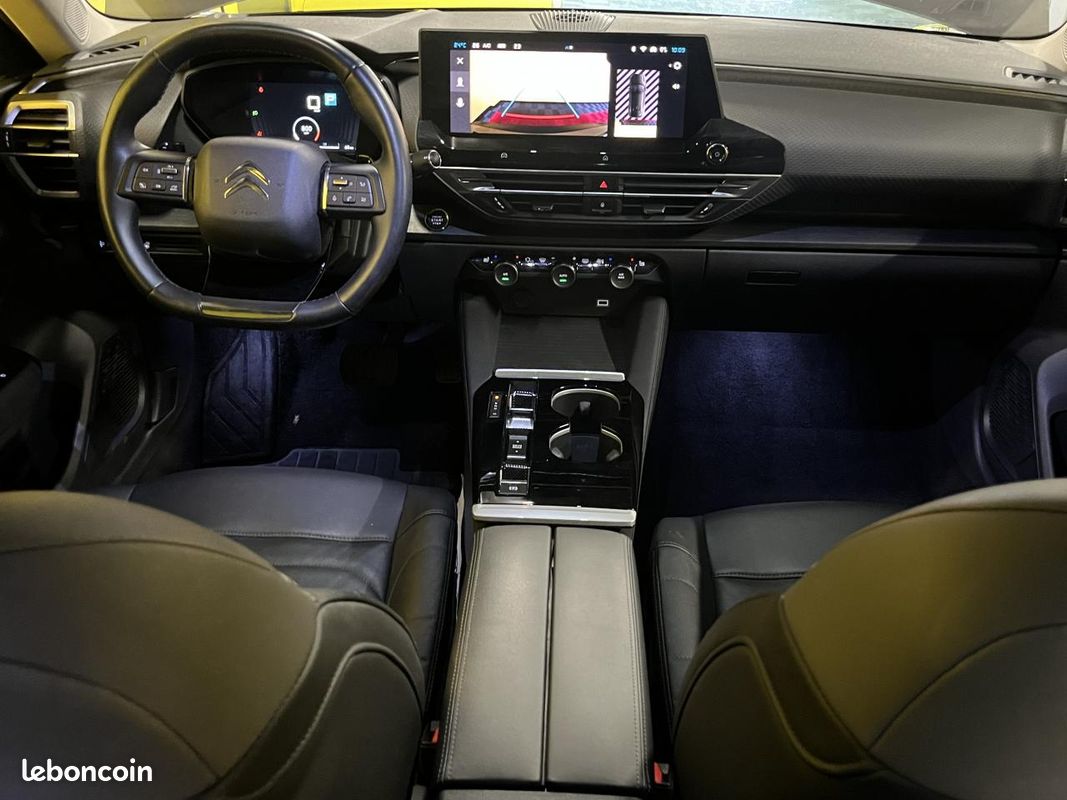 Citroen c5 x essence 130 cv bv eat8 / cuir / camera / affichage tete haute / chargeur induction (image 17)