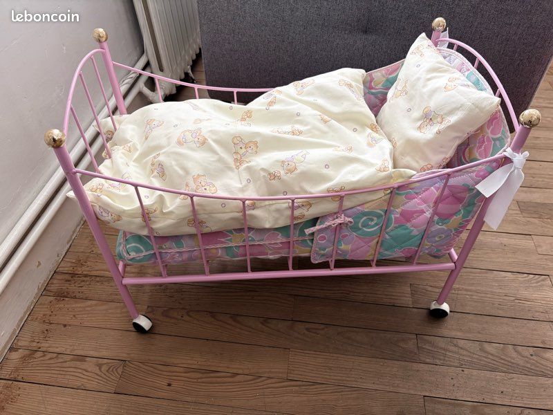 Lit en fer pour bébé (image 1)