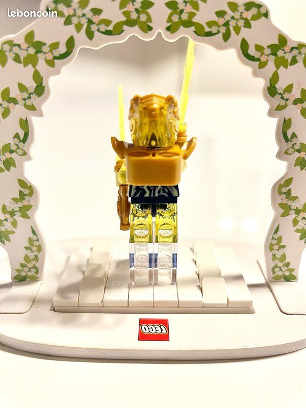 LEGO Ninjago / Crystalized - Figurine Jay (Golden Dragon) - njo797 - Complet (image 2)