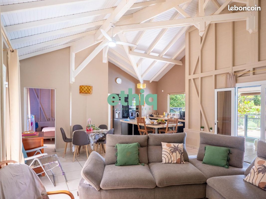 Maison 5 pièces 171 m² · à Sainte-Rose · 171 m² · 530 200 €