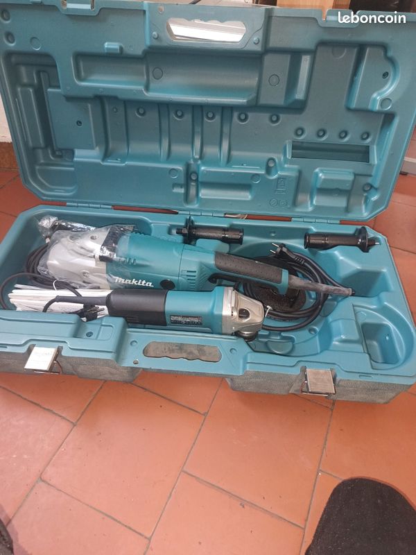 Lot de deux Disqueuse Makita avec leur boîte d origine neuve jamais utilisé (image 1)