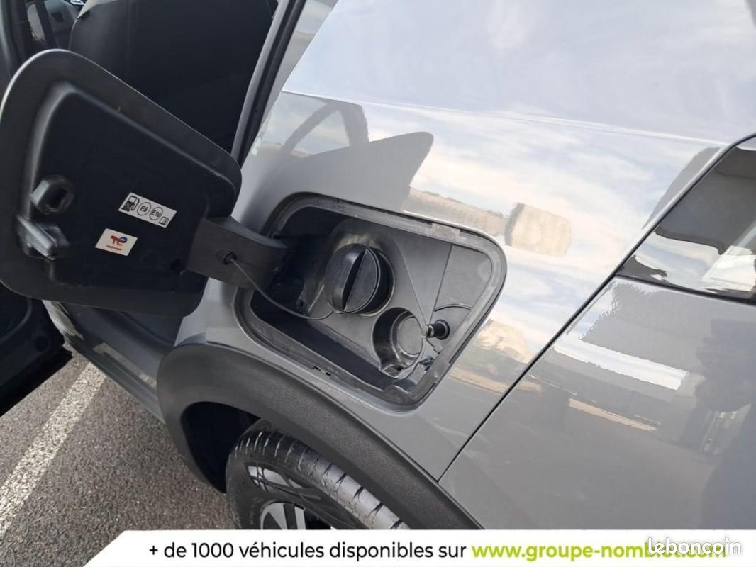Peugeot 2008 Hybrid 145 e-DCS6 Allure (image 23)