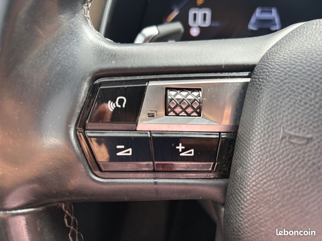 DS DS7 CROSSBACK BUSINESS 130Ch EAT 8 / RADARS AR / GPS / CLIM / CHARGEUR INDUCTION / Garantie 12 mois (image 13)