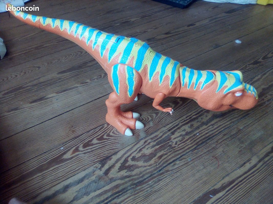 Gros dinosaure (image 1)