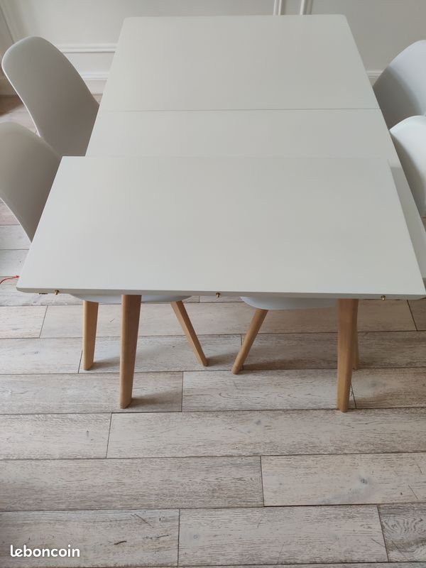 Table et 4 chaises (image 5)