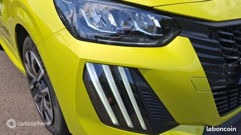 Peugeot 208 1.2 PureTech 100ch S&S Active (image 24)