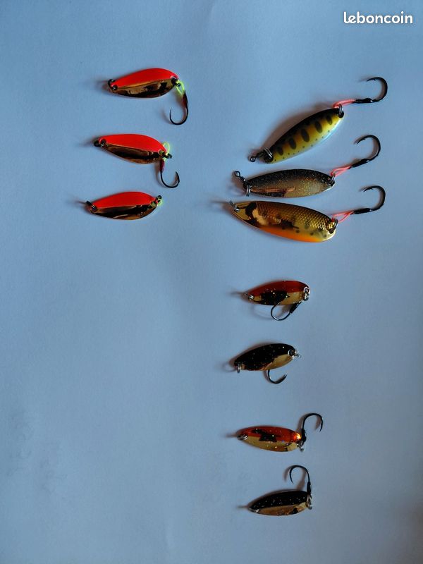 Lot de 10 cuillères plusieurs styles pêche du carnassiers silures mer - Sport & Plein air