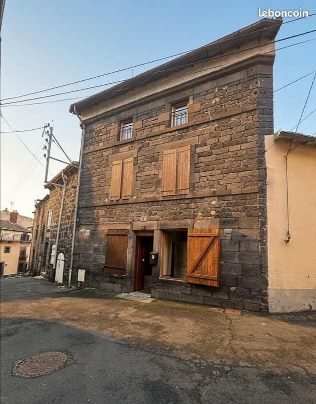 Maison 5 pièces 94 m² · à Volvic · 94 m² · 65 000 €