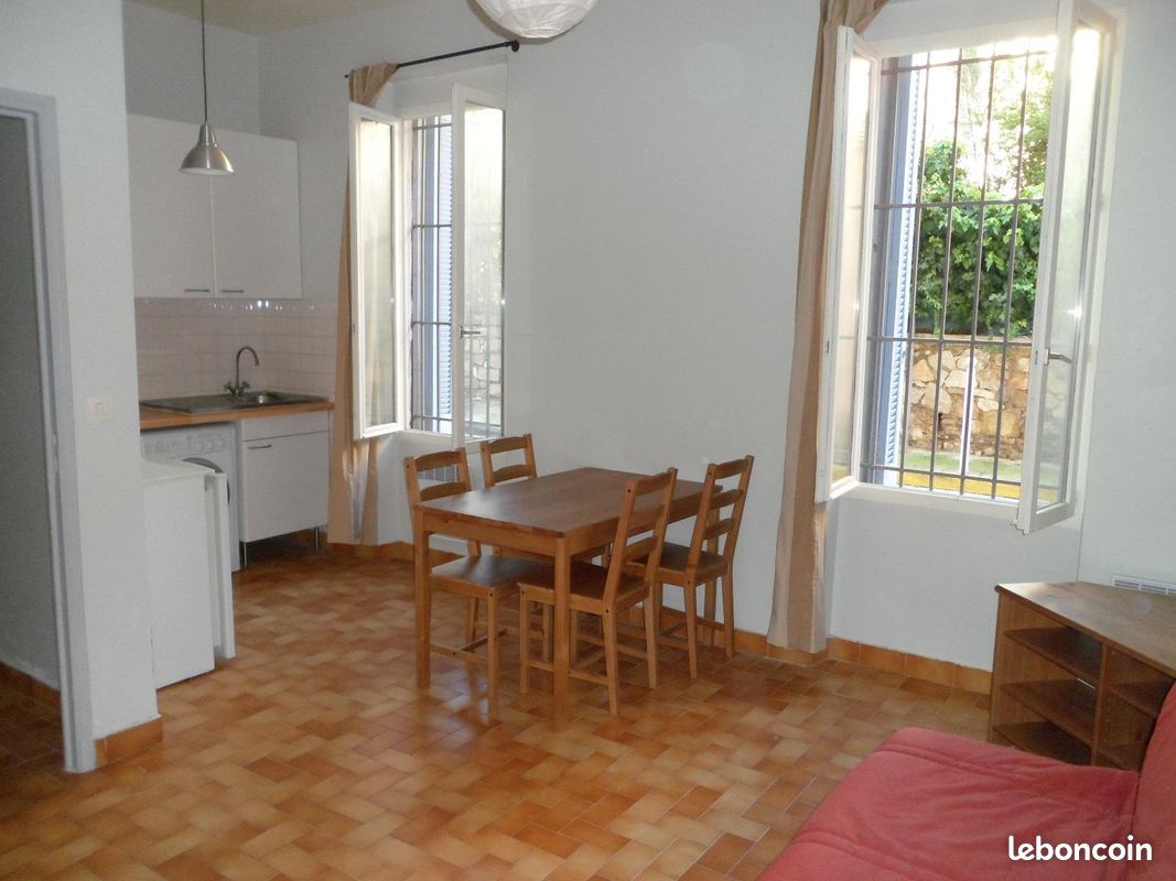 Appartement 1 pièce 27 m² · à Toulon · 27 m² · 438 €