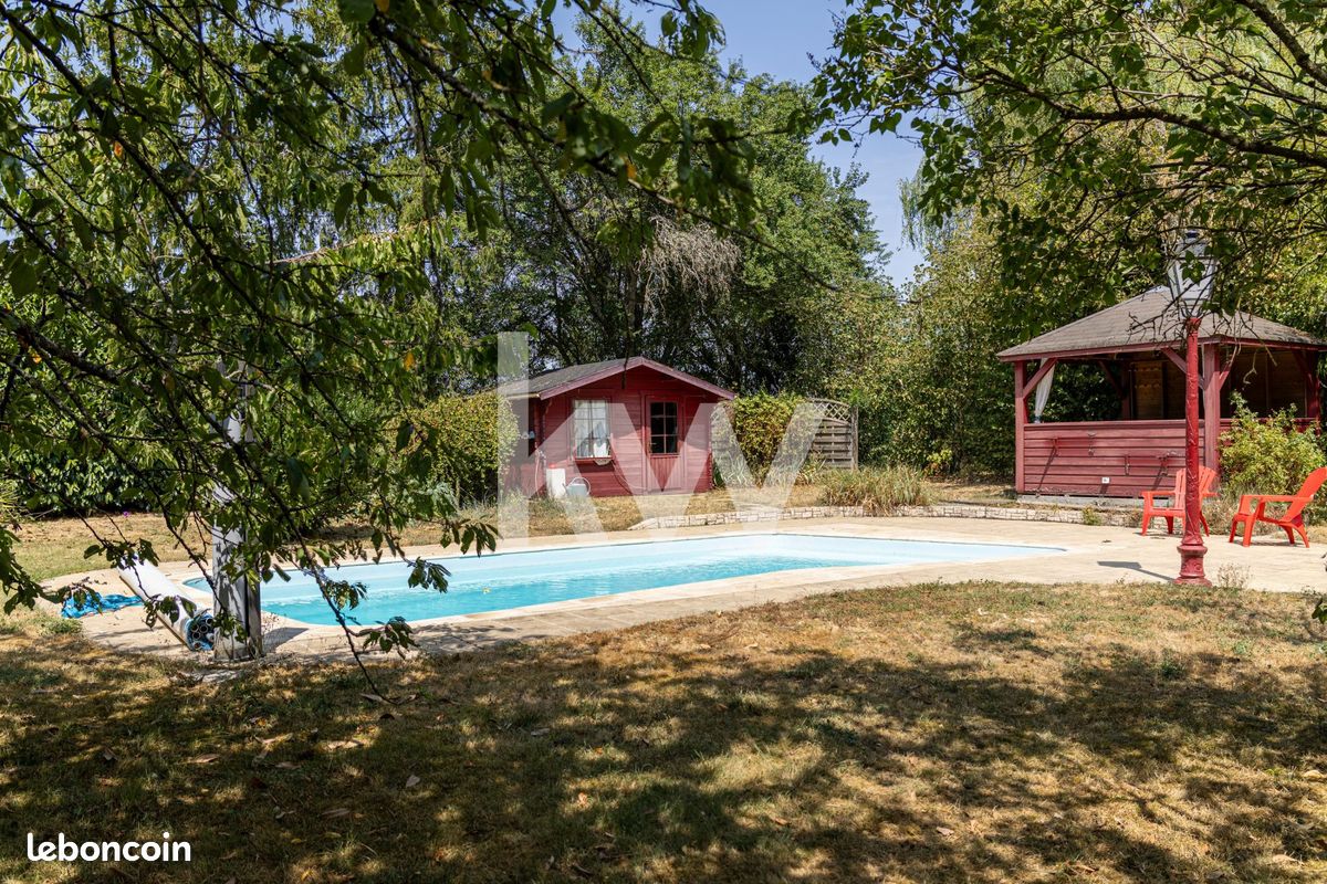 Maison 6 pièces 157 m² · à Traînou · 157 m² · 379 000 €
