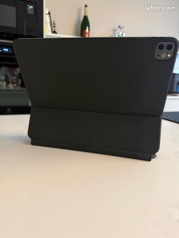 IPad Pro 12,9” M1 512 Go + Magic Keyboard + Apple Pencil – État neuf (image 4)