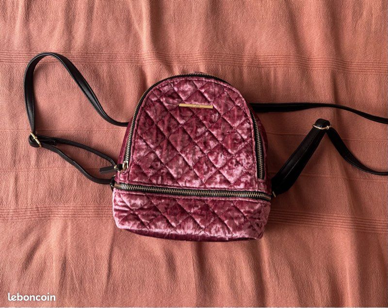 crochet mini backpack purse pattern How to Crochet a Backpack with Drawstrings popular among Teens